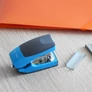 Kép 4/4 - Tűzőgép 15lap, 24/6, mini Bluering® M322 világoskék test